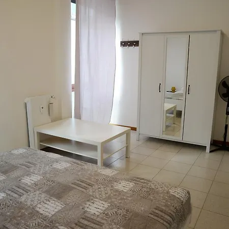 City Life Apartment *